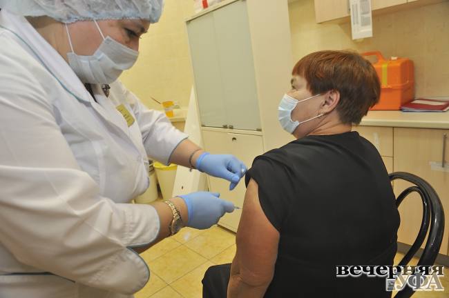 Радий ХАБИРОВ: «Вакцинация – наша ключевая задача»
