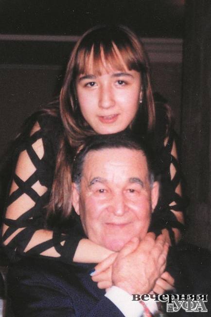 Несколько страниц из жизни одной  любящей семьи. К 90-летию со дня рождения народного артиста России, драматурга Шамиля Рахматуллина