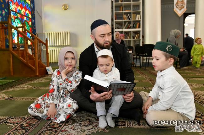 Детский голос, мечеть и суры Корана…